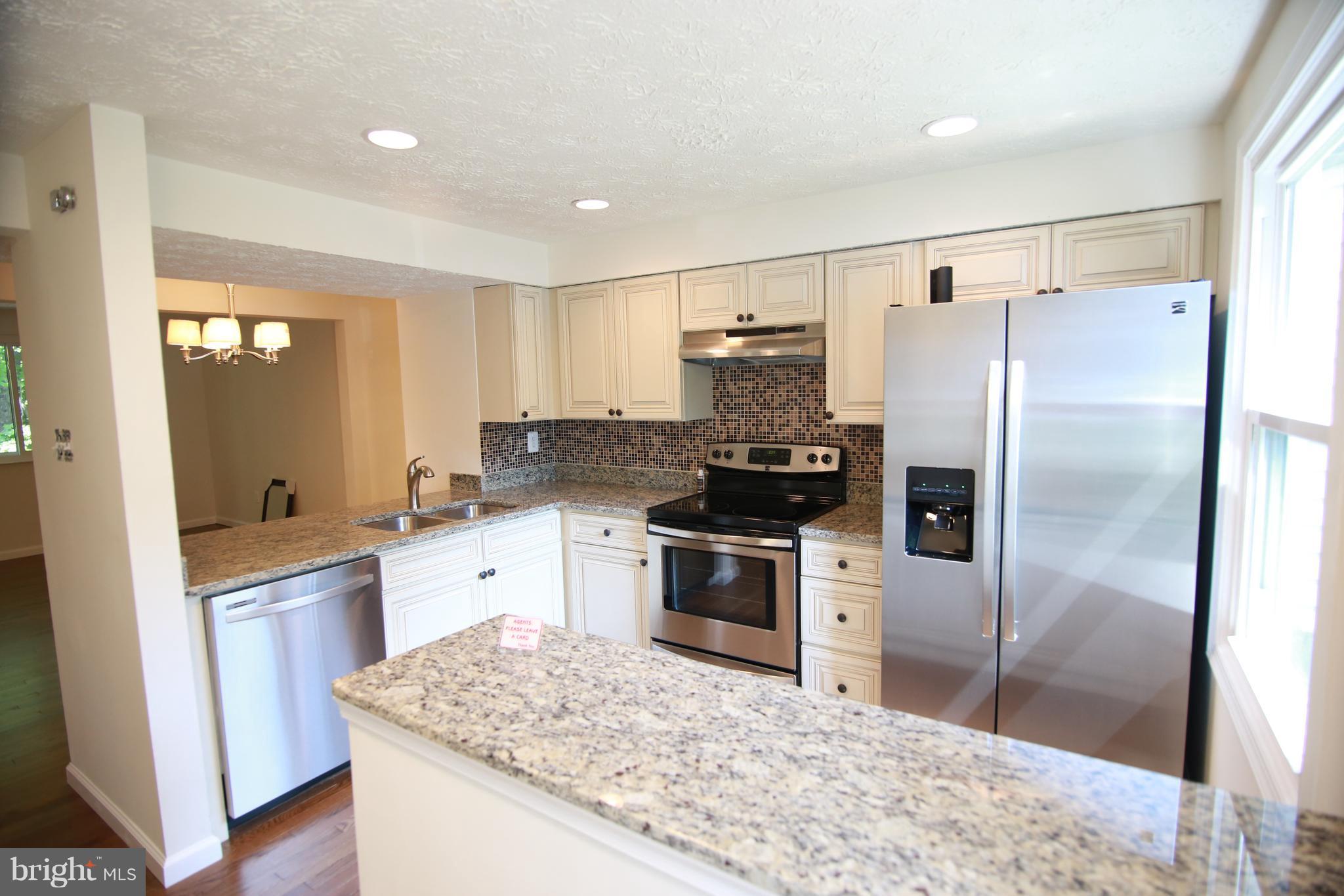8070 Grandview Court Springfield, VA 22153 - Photo 3 of 24 Kitchen