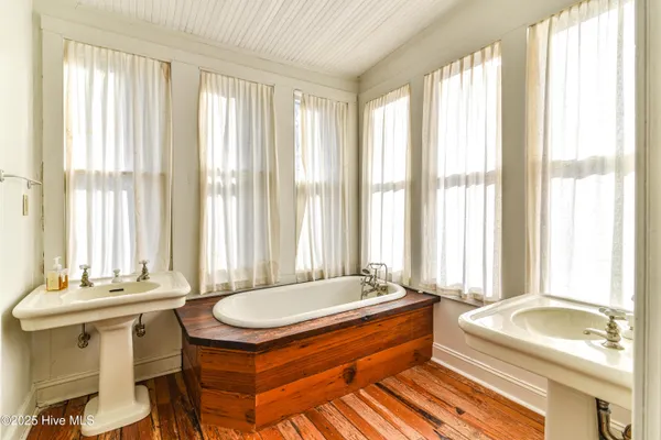 $500,000 | 625 West Main Street, Murfreesboro, NC 27855