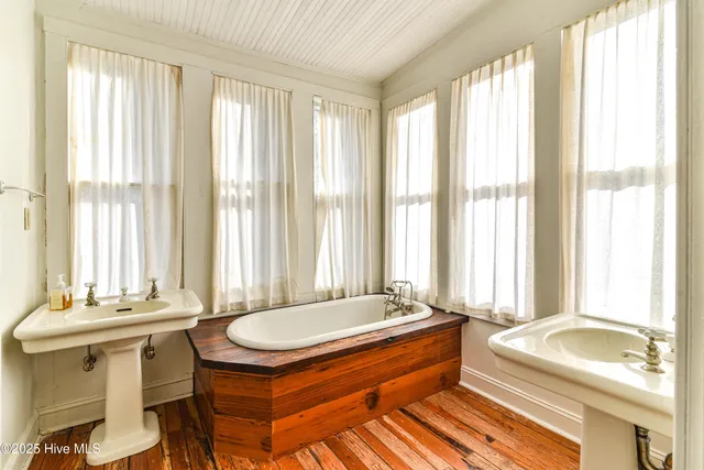 $525,000 | 625 West Main Street, Murfreesboro, NC 27855