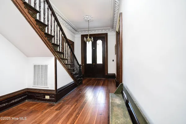 $500,000 | 625 West Main Street, Murfreesboro, NC 27855