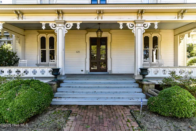 $525,000 | 625 West Main Street, Murfreesboro, NC 27855