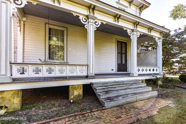 $500,000 | 625 West Main Street, Murfreesboro, NC 27855