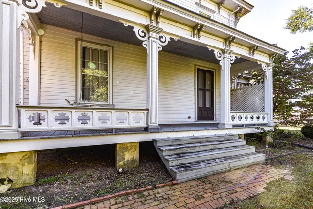 $525,000 | 625 West Main Street, Murfreesboro, NC 27855