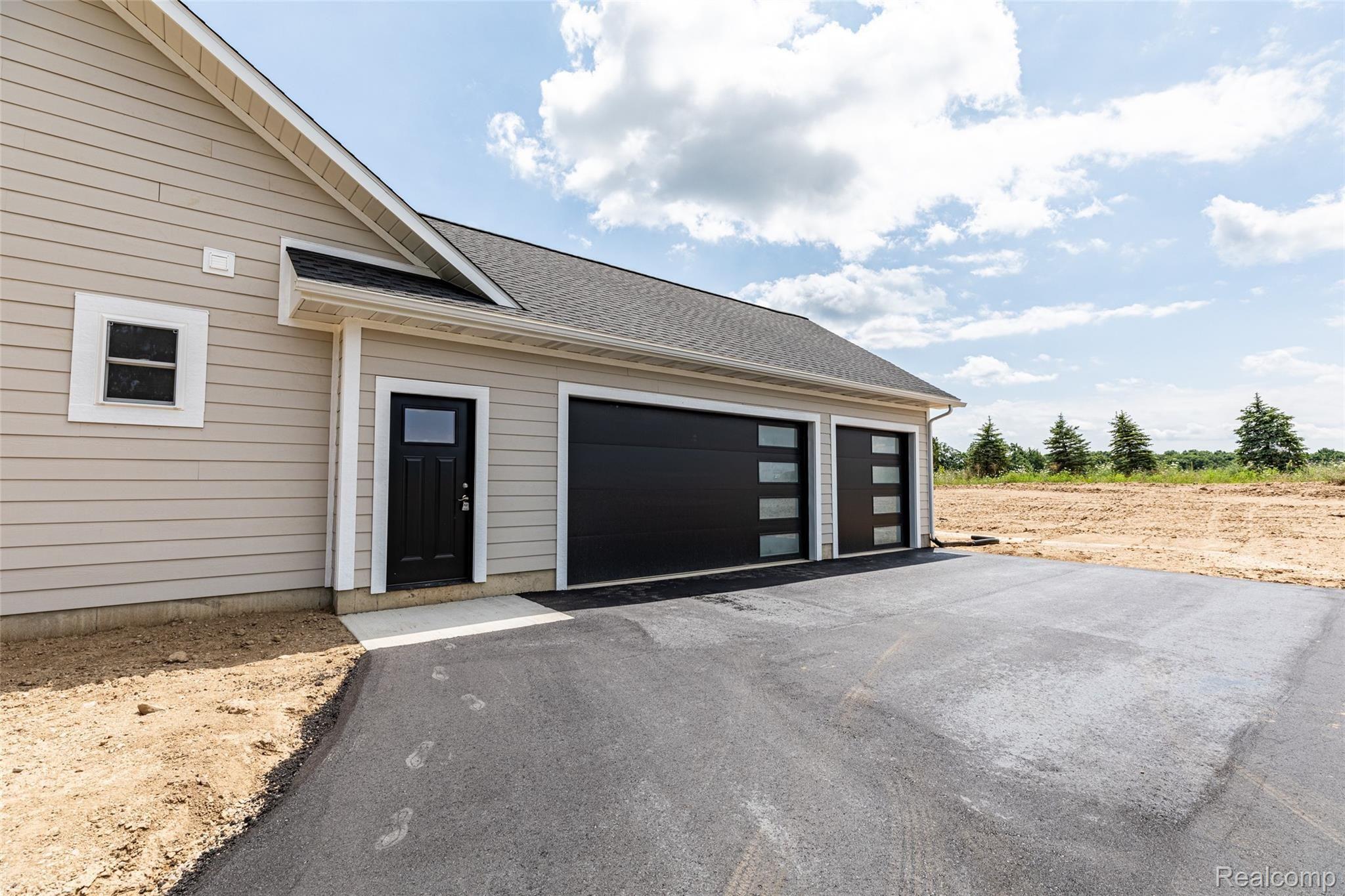 550 Wright Road Howell, MI 48843 - Photo 36 of 38 5.Garage