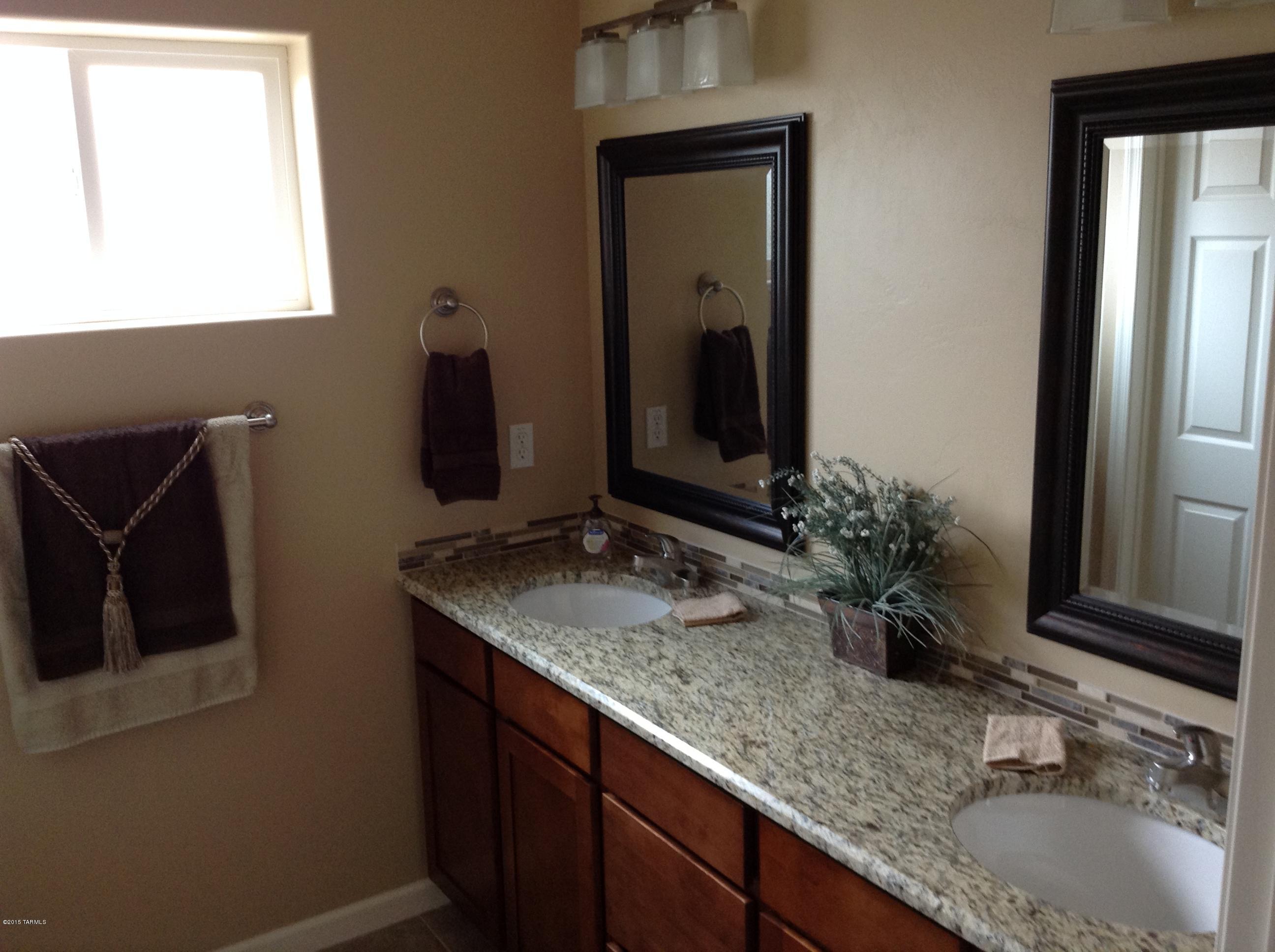 2038 East Grant Road Tucson, AZ 85719 - Photo 5 of 18 Gallery Image 5