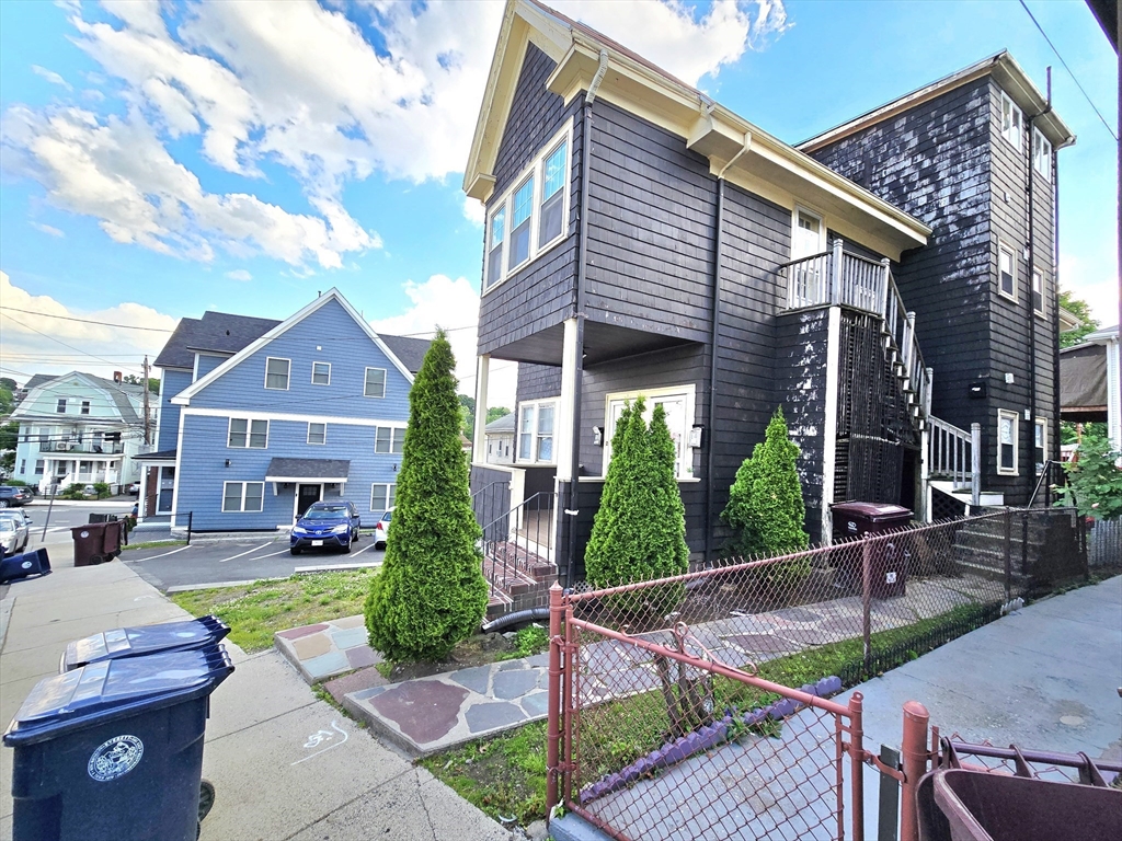 14 Harding Avenue Everett, MA 02149 - Photo 4 of 40