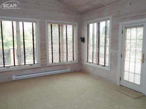 7560 East River Road Flushing, MI 48433 - Photo 25 of 79 20444568-24.JPG