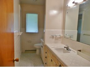 4402 Orebank Road Kingsport, TN 37664 - Photo 9 of 13 Master Bath