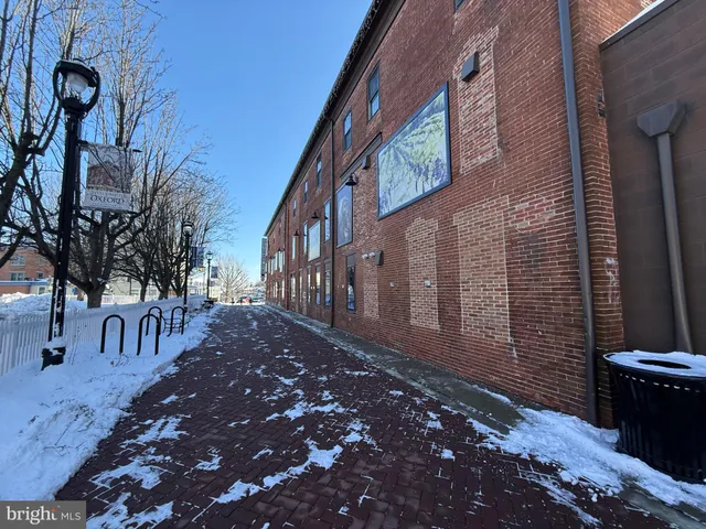 $1,700 | 2 South 3rd Street, Unit 1, Oxford, PA 19363