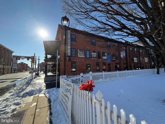 $1,700 | 2 South 3rd Street, Unit 1, Oxford, PA 19363