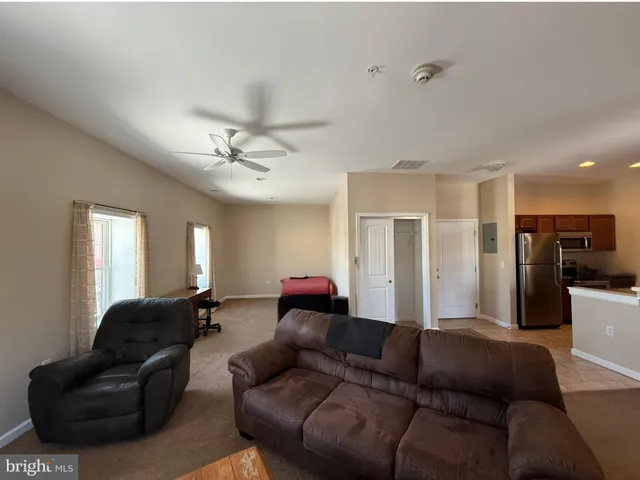 $1,700 | 2 South 3rd Street, Unit 1, Oxford, PA 19363