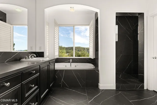 $2,290,000 | 912 Blackbourne Point, Oak Park, CA 91377