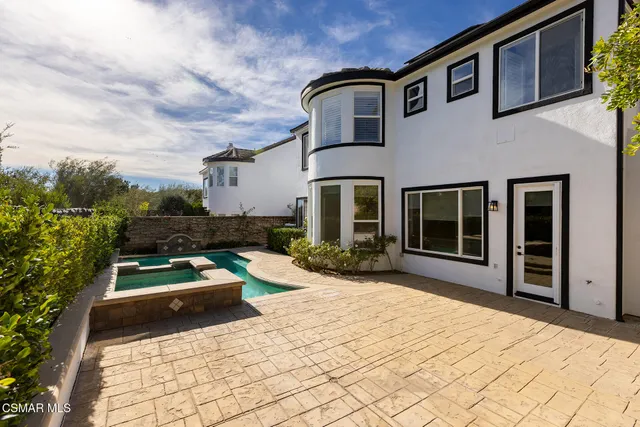 $2,290,000 | 912 Blackbourne Point, Oak Park, CA 91377