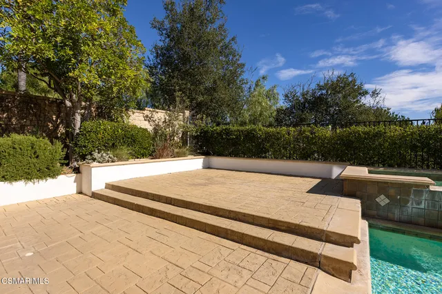 $2,290,000 | 912 Blackbourne Point, Oak Park, CA 91377