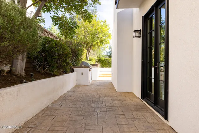 $2,290,000 | 912 Blackbourne Point, Oak Park, CA 91377