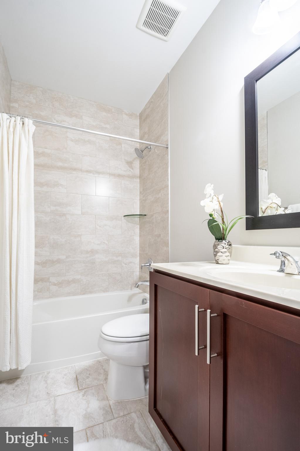 42285 Porter Ridge Terrace Brambleton, VA 20148 - Photo 10 of 41 Gallery Image 10
