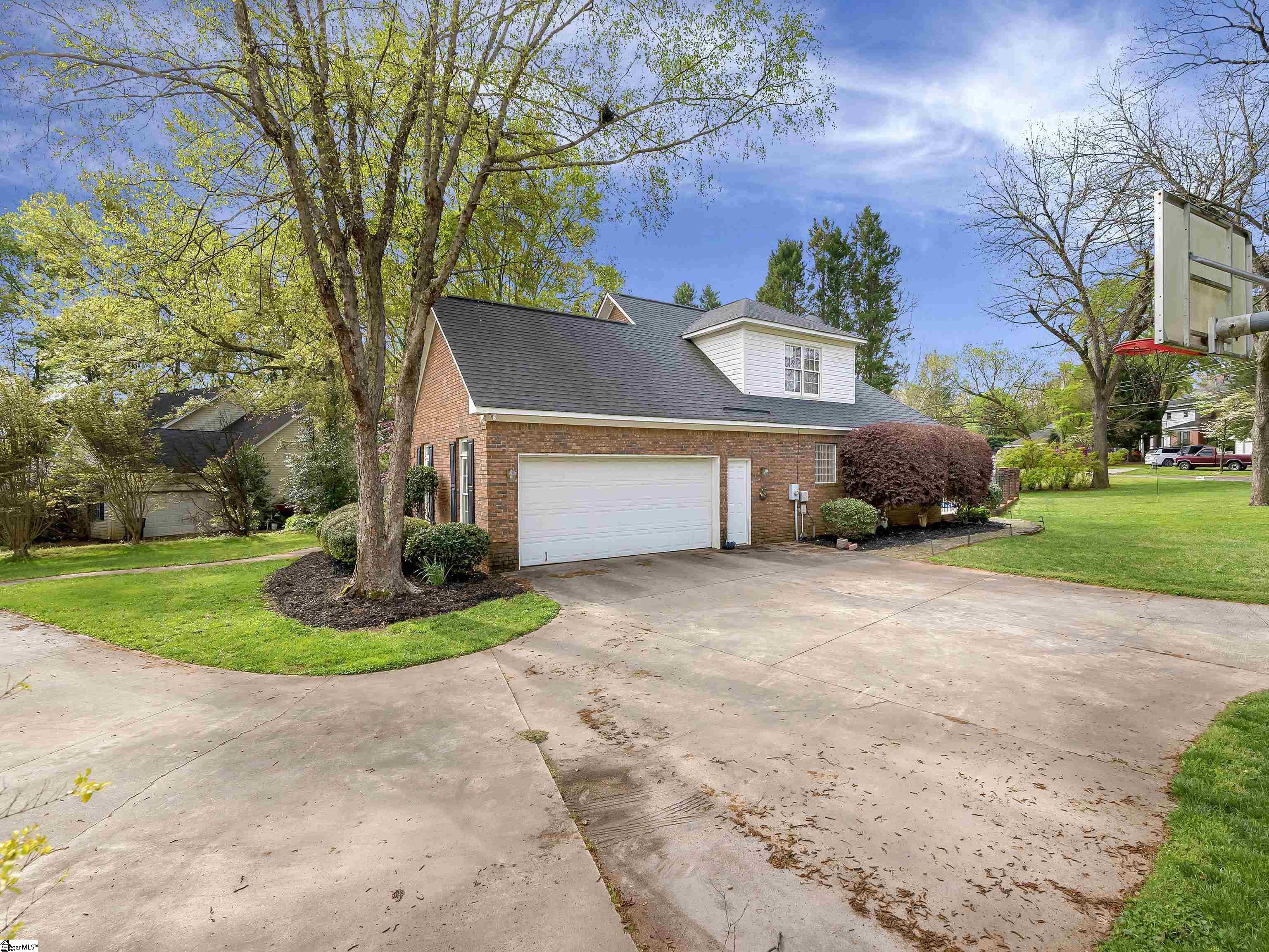 331 Stoddard Drive Lyman, SC 29365 - Photo 2 of 33 Gallery Image 2