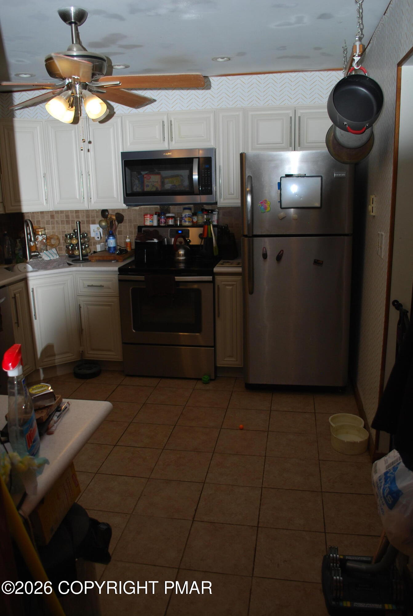 424 Saunders Drive Bushkill, PA 18324 - Photo 11 of 35 DSC_0499