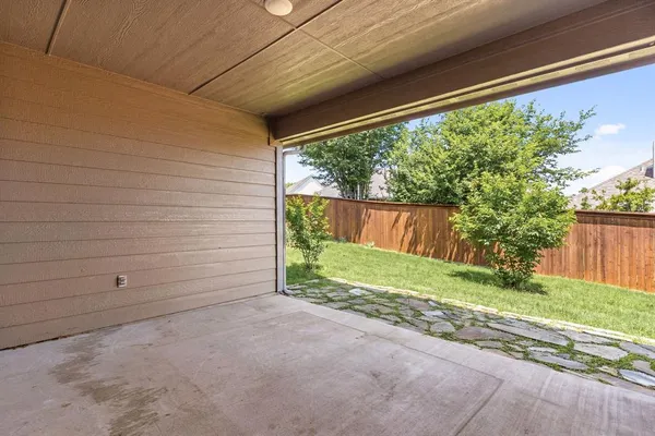 $315,000 | 1517 Timbercreek Drive, Howe, TX 75459