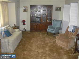 2104 Klockner Road Hamilton, NJ 08690 - Photo 3 of 12 Living Room