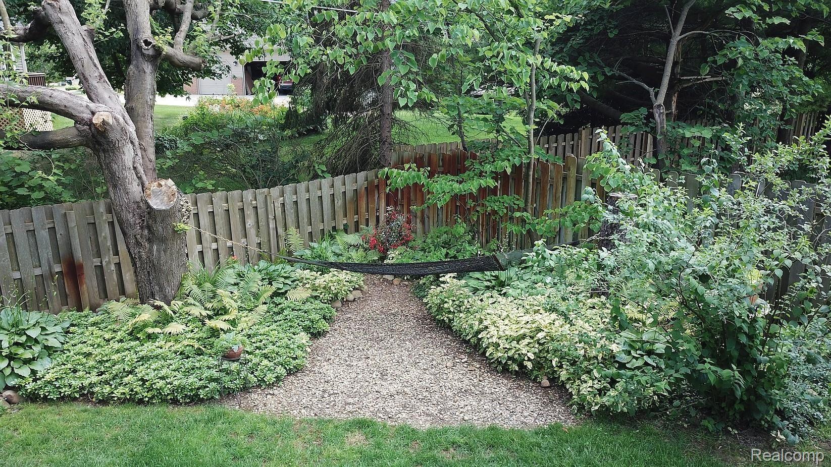 2670 East Wardlow Road Highland, MI 48356 - Photo 79 of 99 DJI_0018 (2).JPG