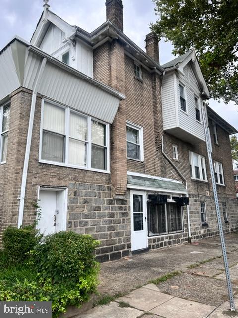 5901 Nassau Road Philadelphia, PA 19151 - Photo 2 of 7 Gallery Image 2