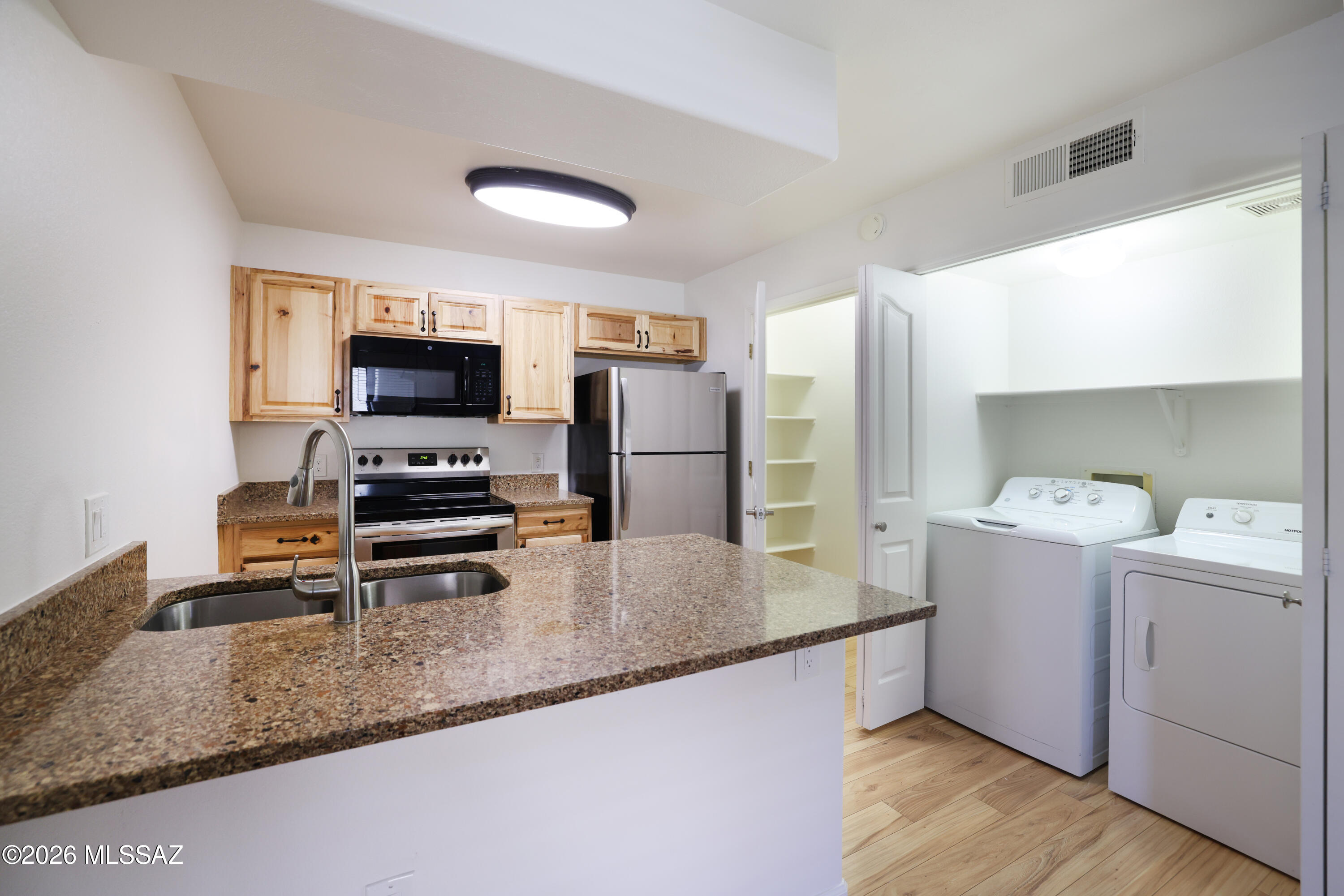 5751 North Kolb Road, Unit 5107 Tucson, AZ 85750 - Photo 5 of 32 Freshly painted