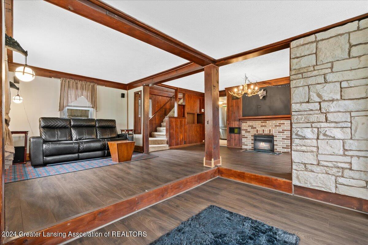 3011 North Aurelius Road Lansing, MI 48910 - Photo 6 of 25 08-Media Jett-11