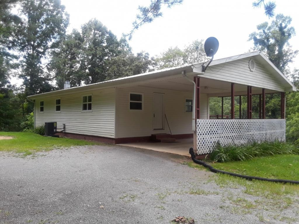 122 Donald Broyles Road Chuckey, TN 37641 - Photo 2 of 30 Large Carport At Front Door