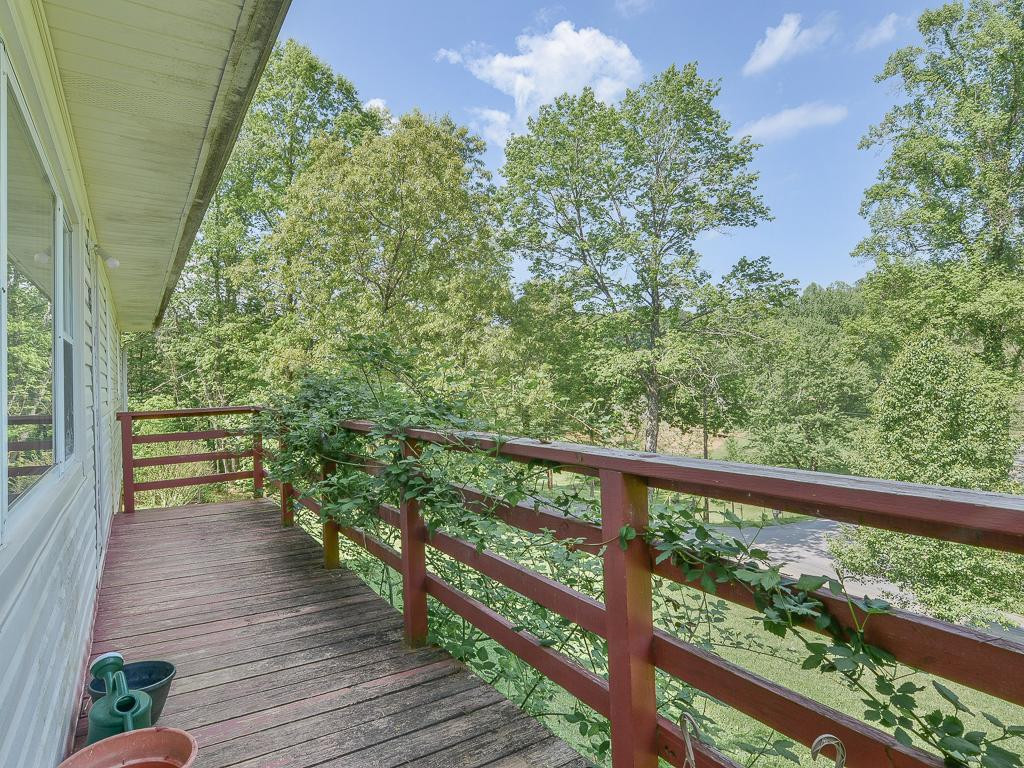 122 Donald Broyles Road Chuckey, TN 37641 - Photo 22 of 30 Front Deck