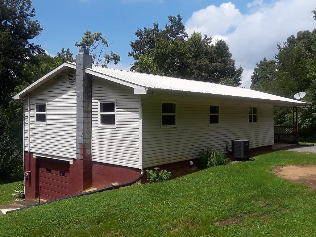 122 Donald Broyles Road Chuckey, TN 37641 - Photo 25 of 30 Drive Under Garage