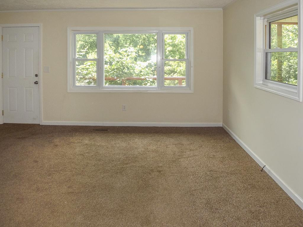 122 Donald Broyles Road Chuckey, TN 37641 - Photo 7 of 30 Living Room