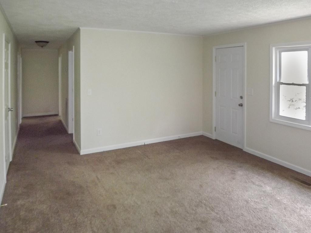 122 Donald Broyles Road Chuckey, TN 37641 - Photo 9 of 30 Livingroom Down Hallway