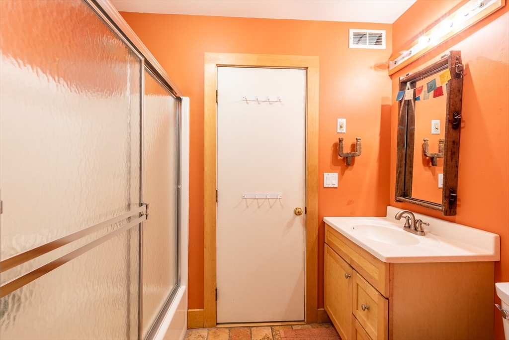 71 Morgan Circle Amherst, MA 01002 - Photo 26 of 42