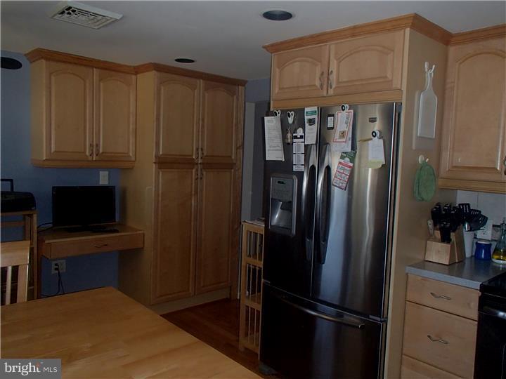 817 Valley Road Warminster, PA 18974 - Photo 5 of 25 Gallery Image 5