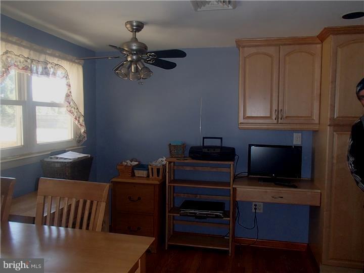 817 Valley Road Warminster, PA 18974 - Photo 6 of 25 Gallery Image 6