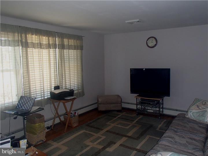 817 Valley Road Warminster, PA 18974 - Photo 7 of 25 Gallery Image 7