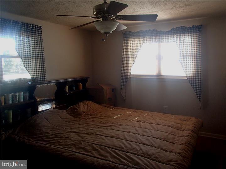 817 Valley Road Warminster, PA 18974 - Photo 10 of 25 Gallery Image 10