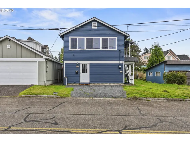 $299,999 | 160 Maple Street, Cathlamet, WA 98612