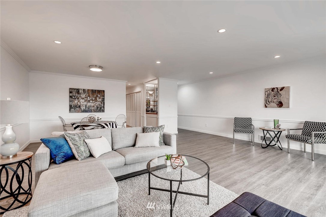 2920 76th Avenue Southeast, Unit 208 Mercer Island, WA 98040 - Photo 1 of 22