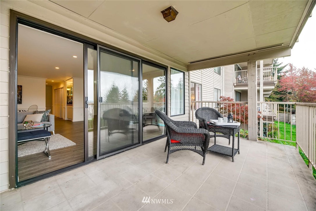 2920 76th Avenue Southeast, Unit 208 Mercer Island, WA 98040 - Photo 17 of 22