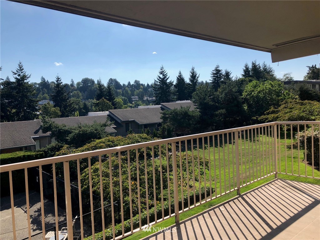 2920 76th Avenue Southeast, Unit 208 Mercer Island, WA 98040 - Photo 19 of 22