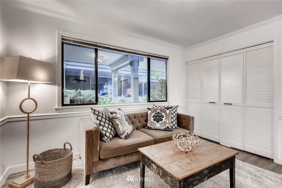 2920 76th Avenue Southeast, Unit 208 Mercer Island, WA 98040 - Photo 3 of 22