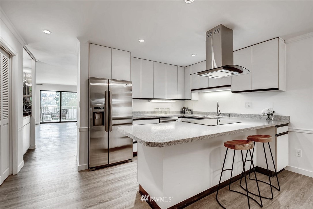 2920 76th Avenue Southeast, Unit 208 Mercer Island, WA 98040 - Photo 4 of 22