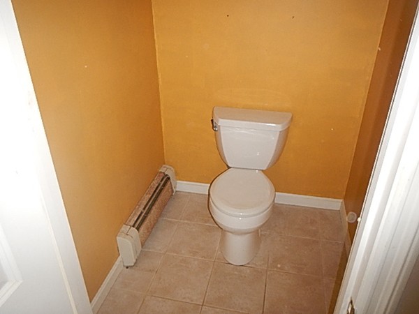 7 Kenneth Road Georgetown, MA 01833 - Photo 3 of 22 Gallery Image 3