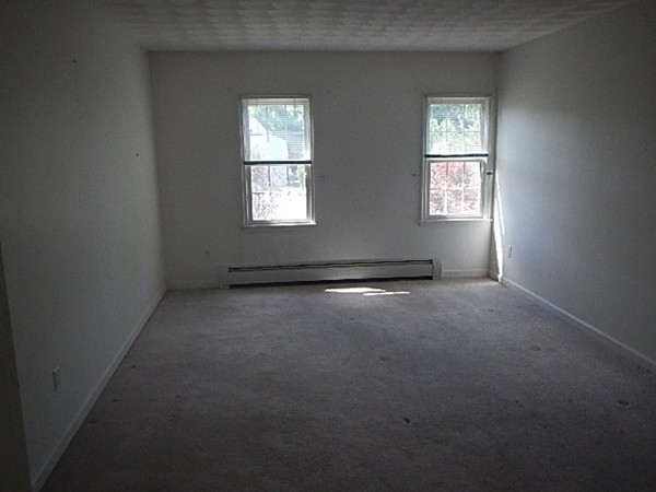 7 Kenneth Road Georgetown, MA 01833 - Photo 4 of 22 Gallery Image 4