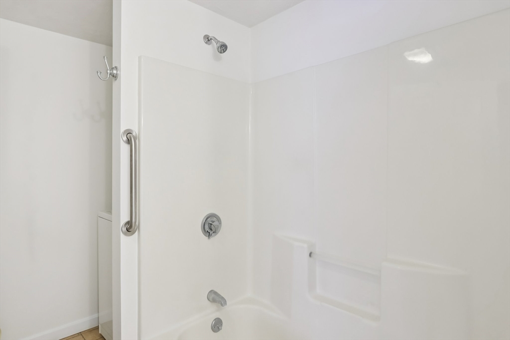 6 George Street Auburn, MA 01501 - Photo 16 of 33