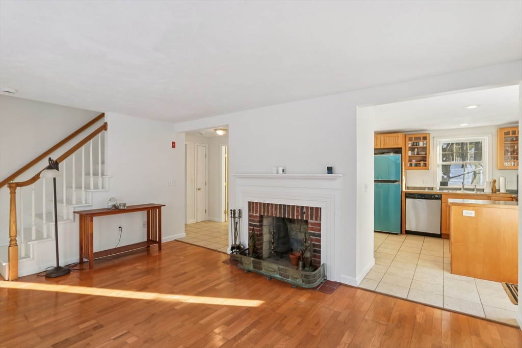 6 George Street Auburn, MA 01501 - Photo 5 of 33