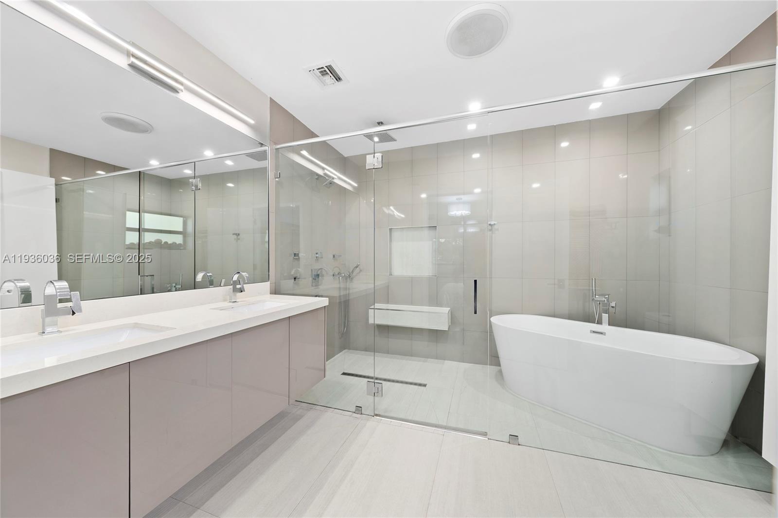 3141 North Bay Road Miami Beach, FL 33140 - Photo 26 of 50