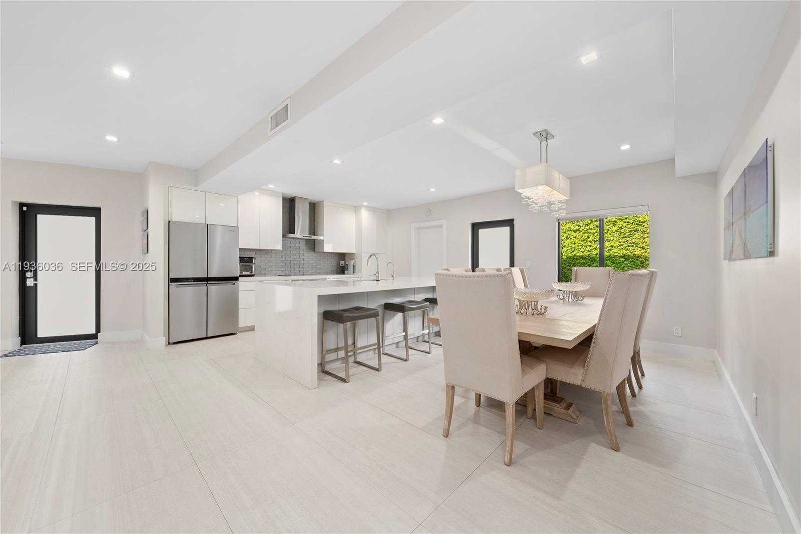 3141 North Bay Road Miami Beach, FL 33140 - Photo 8 of 50